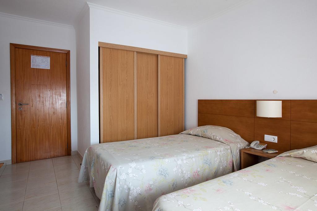 Hotel Solmar Calheta  Room photo